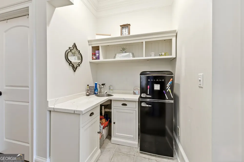 4337 Mountain View RD Oakwood, GA 30566