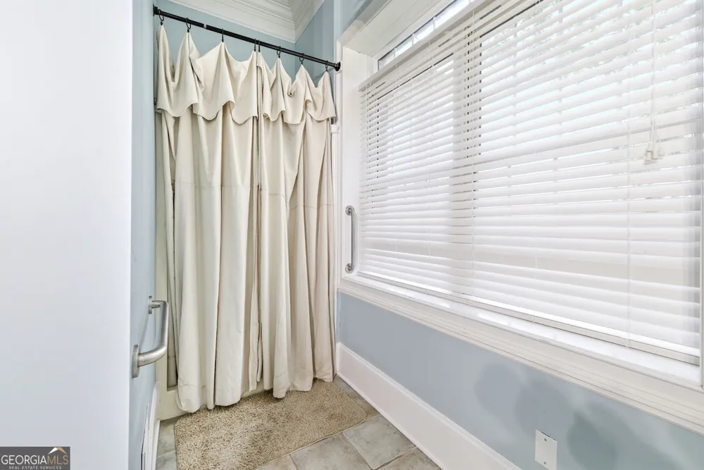 4337 Mountain View RD Oakwood, GA 30566