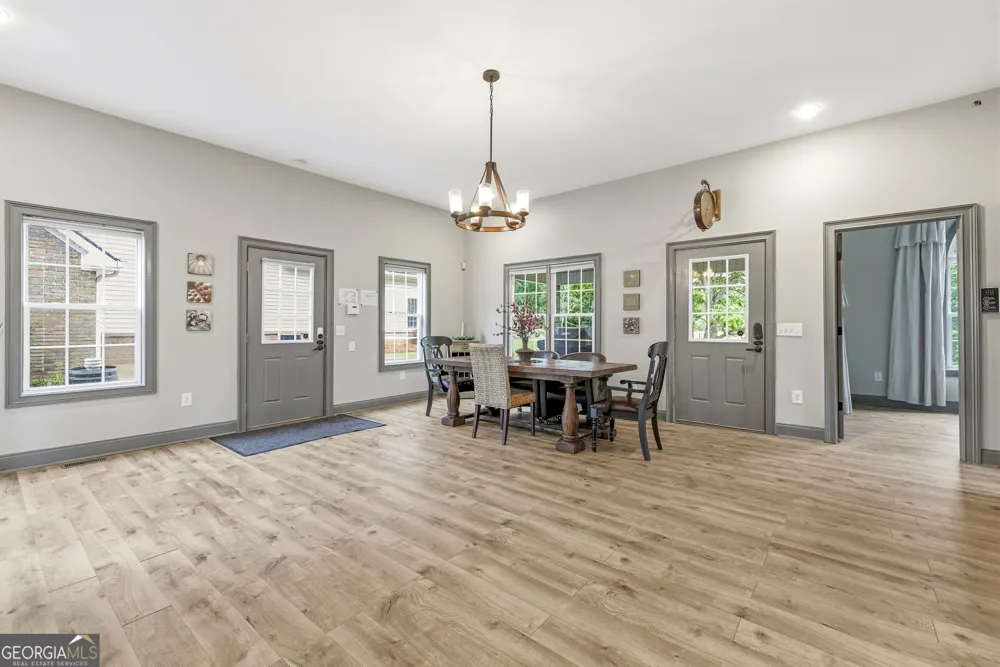 4337 Mountain View RD Oakwood, GA 30566