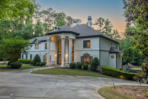 1 Cascade Pointe DR SW