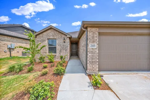 2103 Redwood