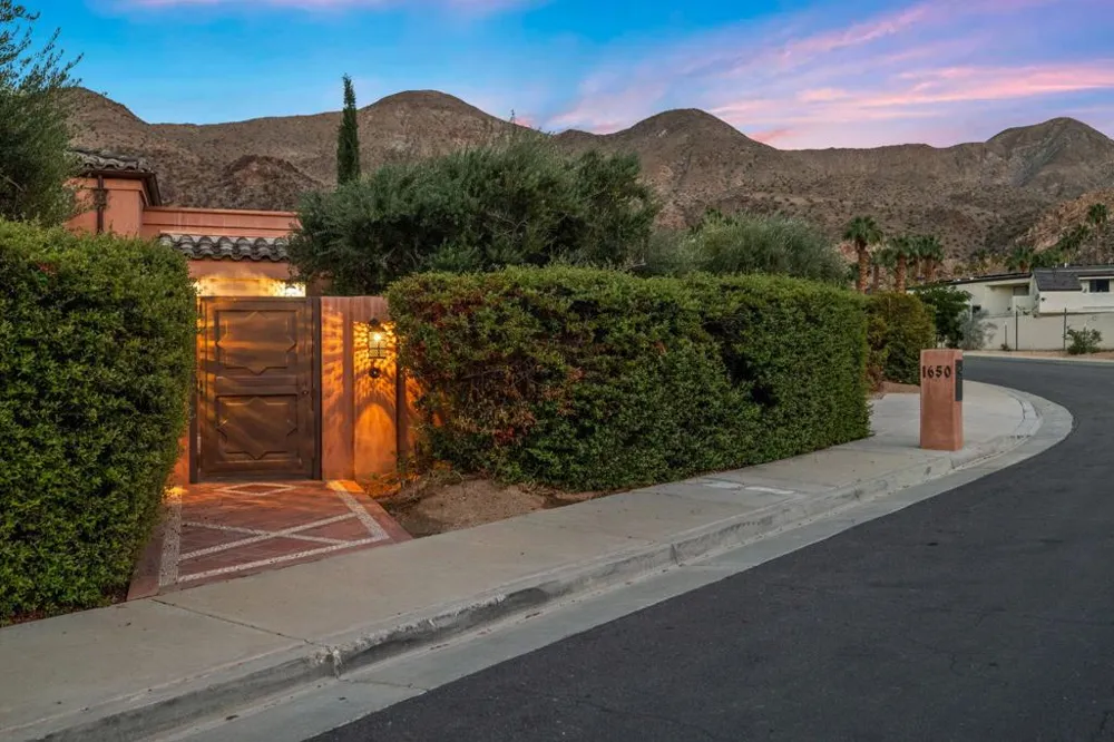 1650 Avenida Sevilla Palm Springs, CA 92264