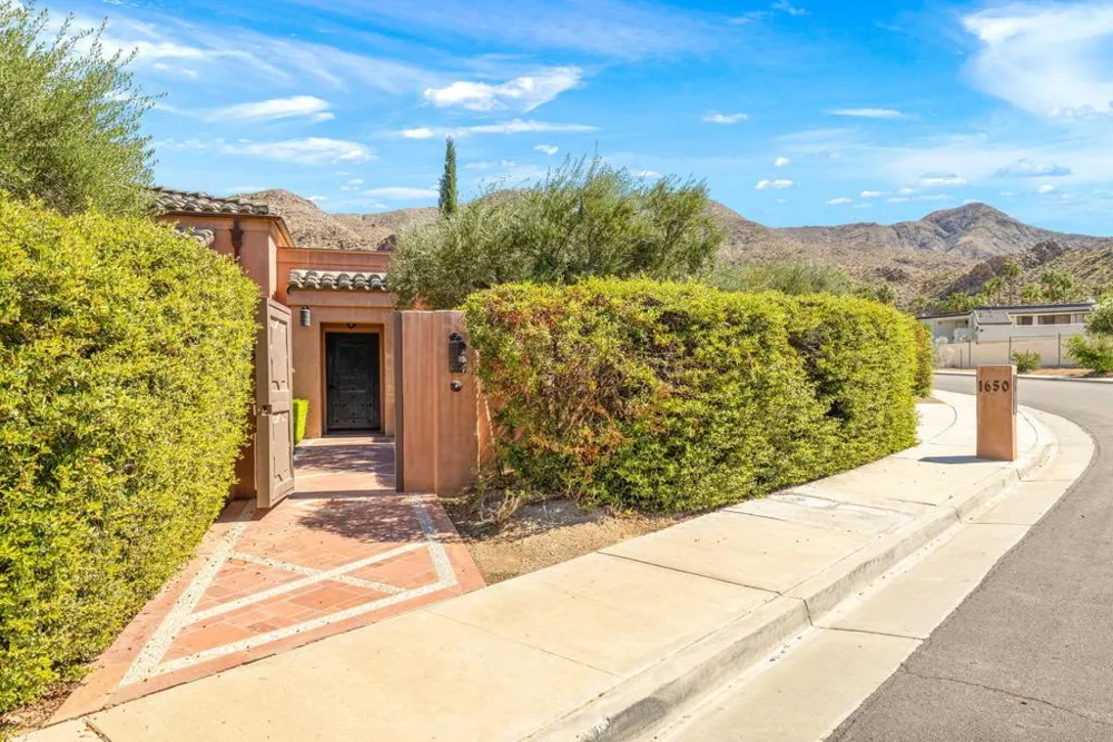 1650 Avenida Sevilla Palm Springs, CA 92264