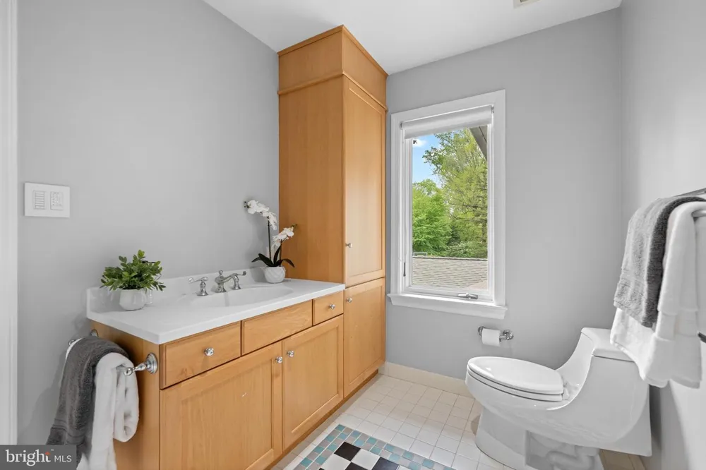 850 LESLEY ROAD Villanova, PA 19085