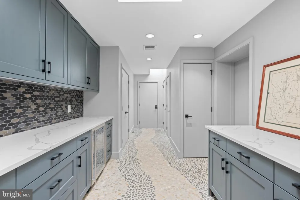 850 LESLEY ROAD Villanova, PA 19085