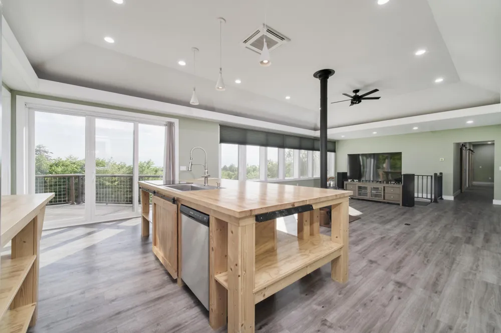 9798 Slope Drive Onekama, MI 49675