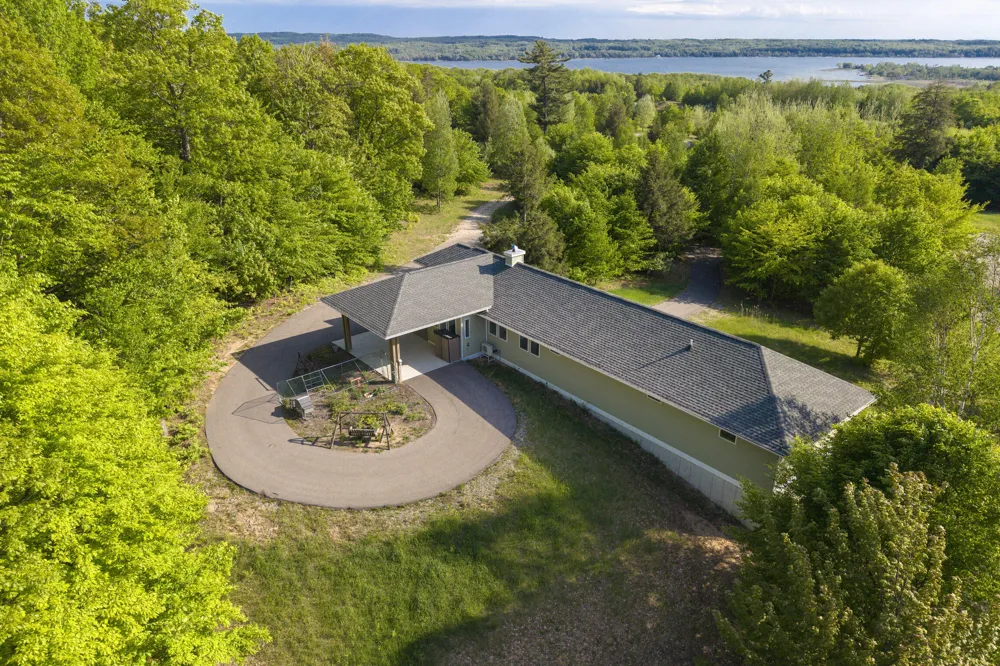 9798 Slope Drive Onekama, MI 49675