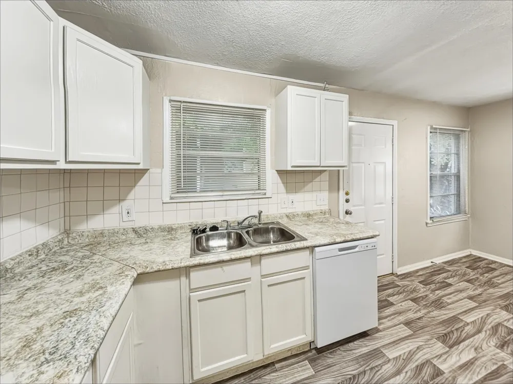 5013 Kessler Road River Oaks, TX 76114