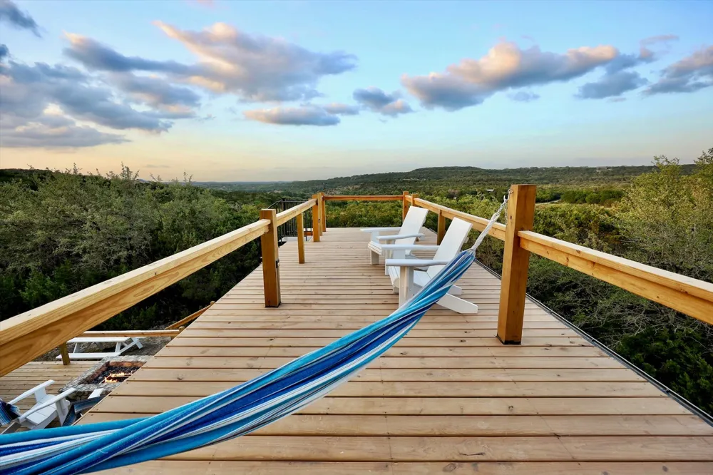 7000 McGregor Lane Dripping Springs, TX 78620