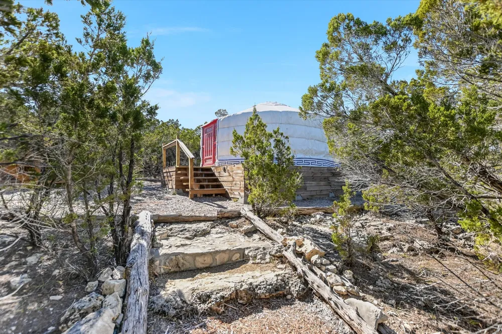 7000 McGregor Lane Dripping Springs, TX 78620