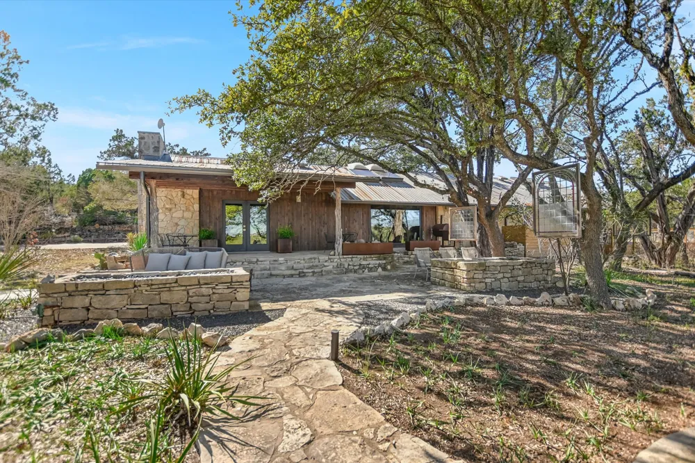 7000 McGregor Lane Dripping Springs, TX 78620