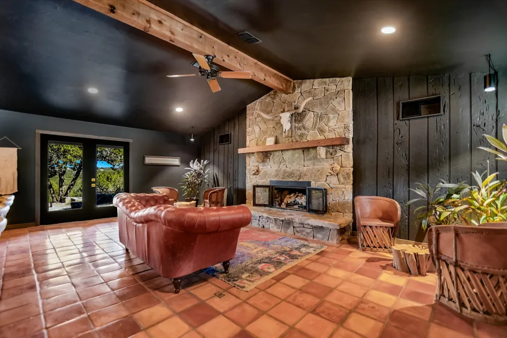 7000 McGregor Lane Dripping Springs, TX 78620