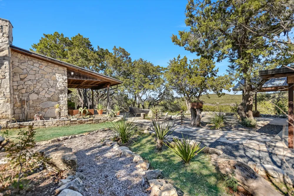 7000 McGregor Lane Dripping Springs, TX 78620