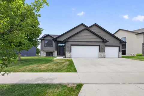 2287 Phoenix Road SW