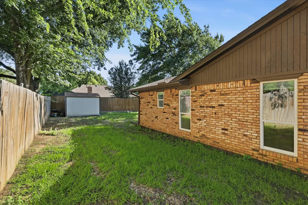 6837 Starnes Road North Richland Hills, TX 76182