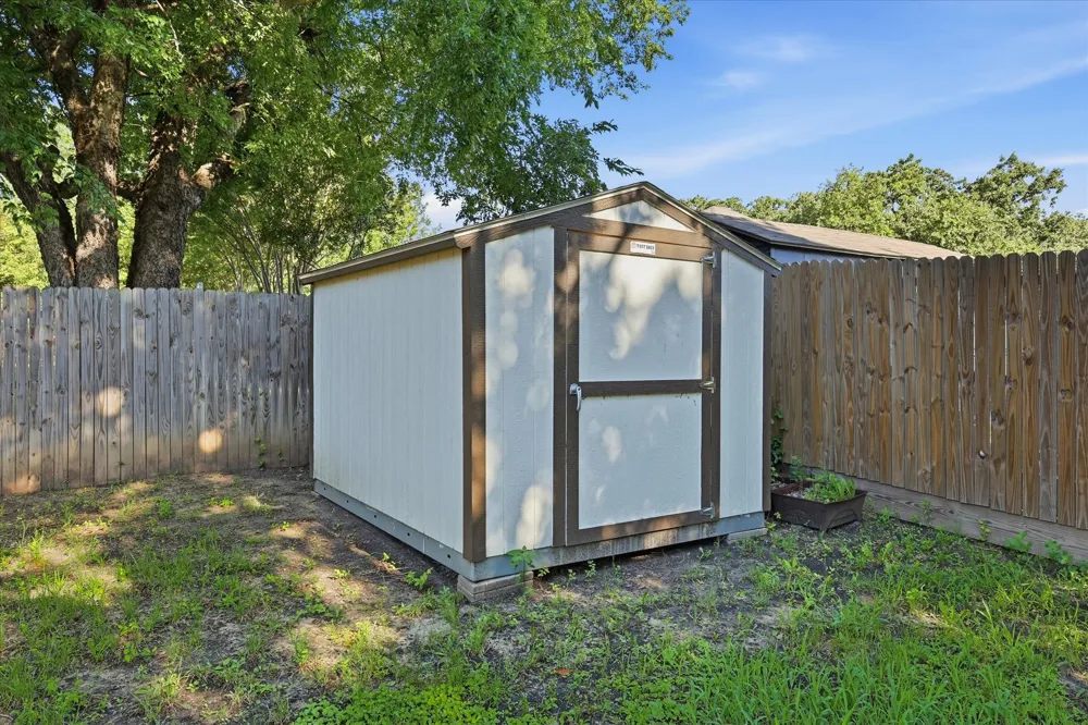 6837 Starnes Road North Richland Hills, TX 76182