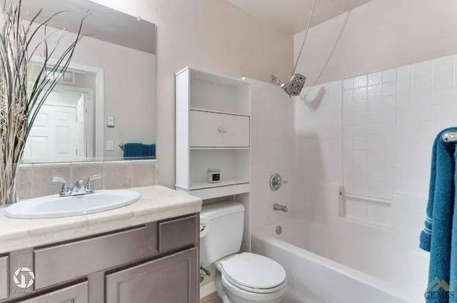 9602 Downie River Bakersfield, CA 93311