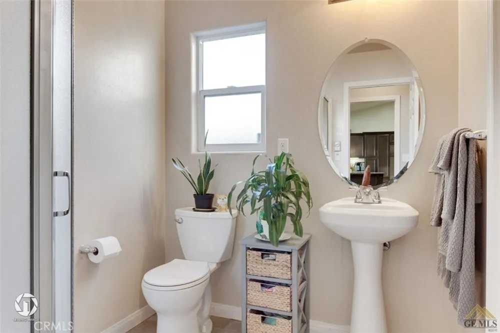9602 Downie River Bakersfield, CA 93311