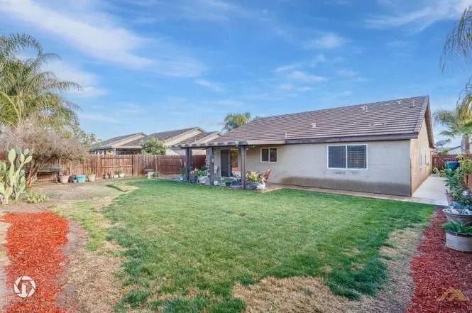 9602 Downie River Bakersfield, CA 93311