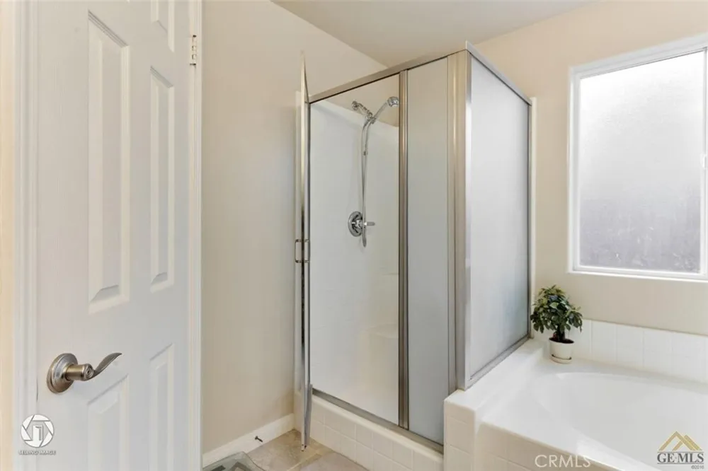 9602 Downie River Bakersfield, CA 93311