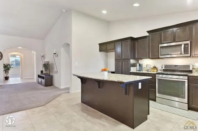 9602 Downie River Bakersfield, CA 93311