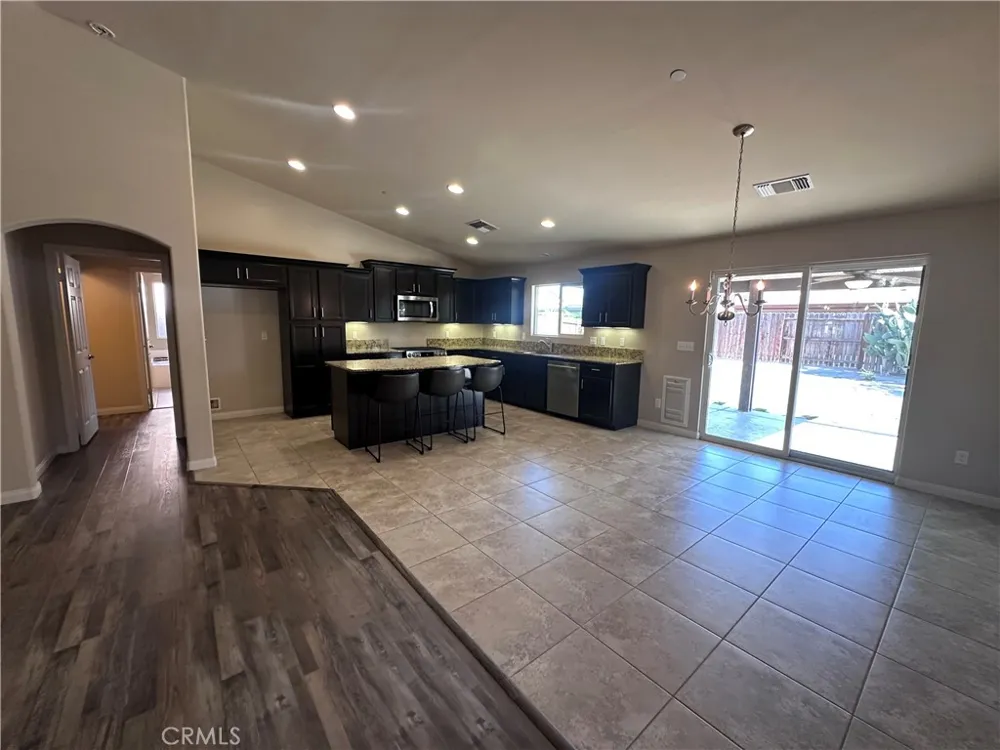 9602 Downie River Bakersfield, CA 93311