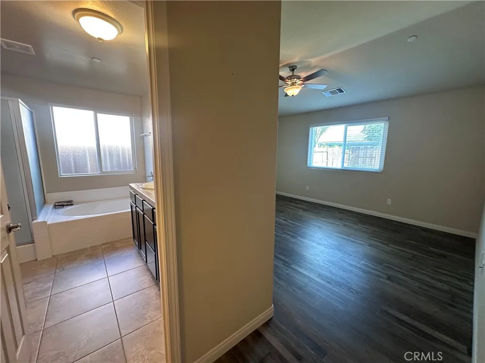 9602 Downie River Bakersfield, CA 93311