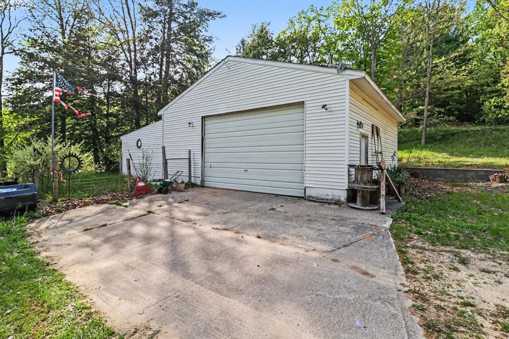 1189 W White Road Free Soil, MI 49411