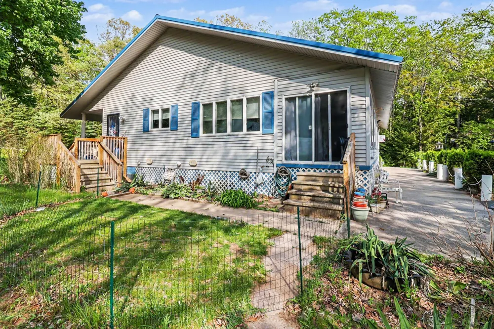 1189 W White Road Free Soil, MI 49411