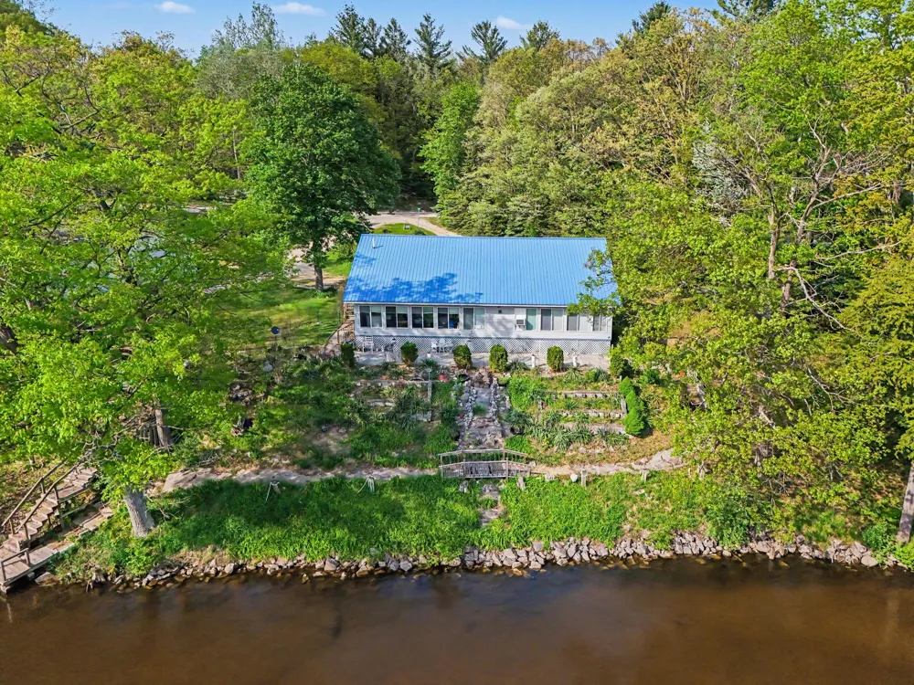 1189 W White Road Free Soil, MI 49411