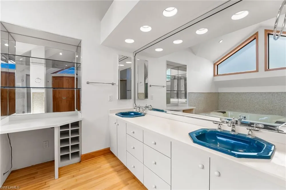 406 Gulf Bend Drive Captiva, FL 33924