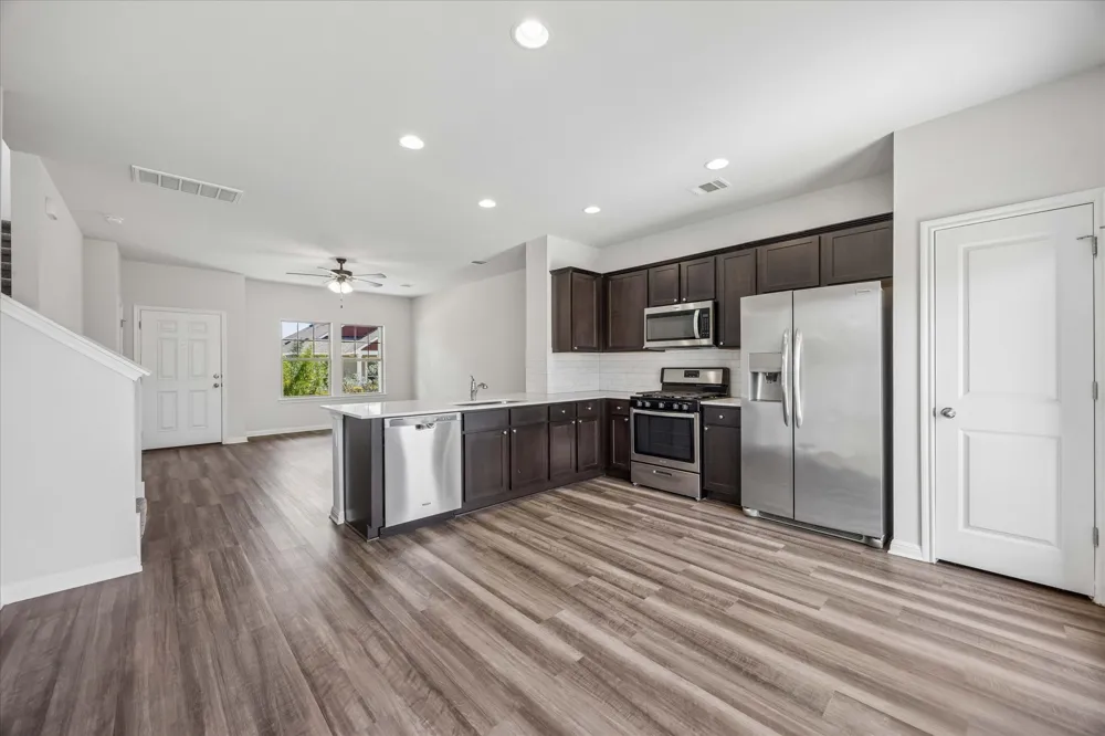 2832 Hopi Path Leander, TX 78641