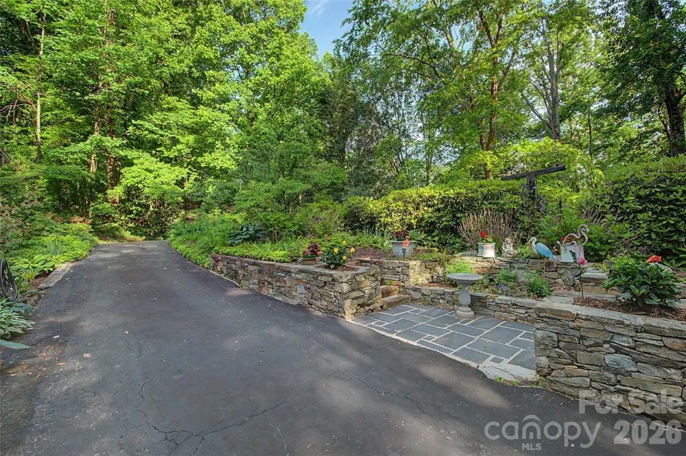 383 Ravenwood Lane Horse Shoe, NC 28742
