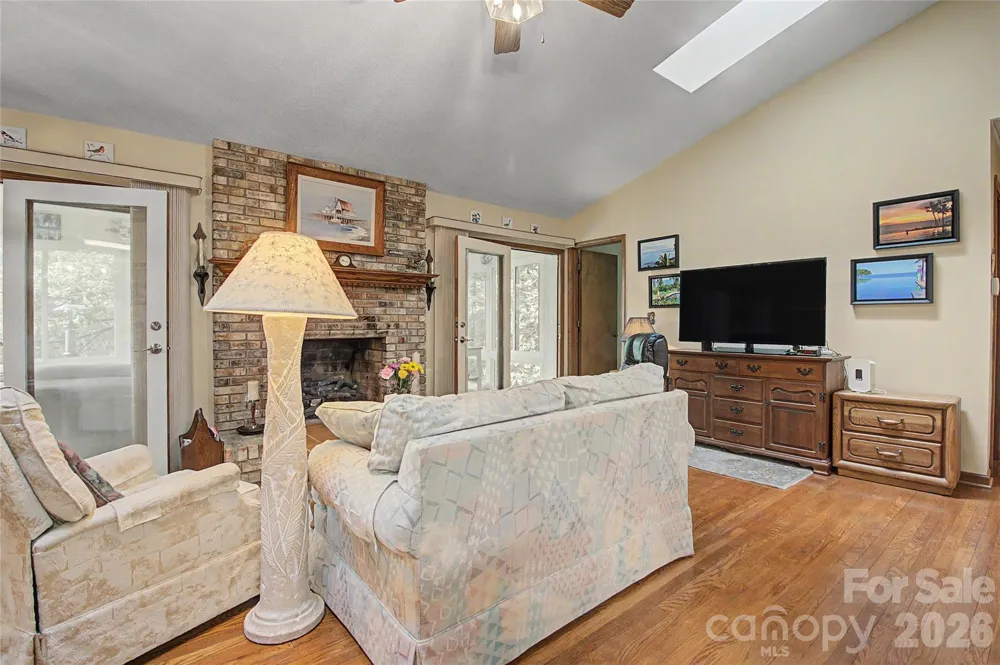 383 Ravenwood Lane Horse Shoe, NC 28742