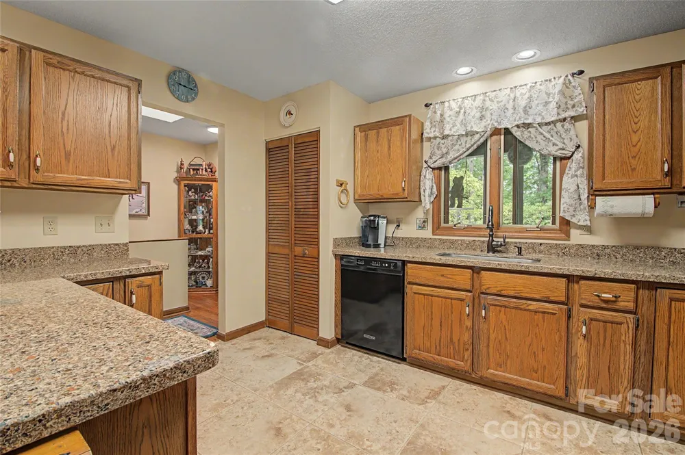 383 Ravenwood Lane Horse Shoe, NC 28742