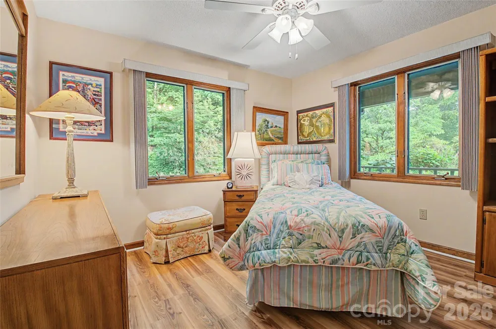 383 Ravenwood Lane Horse Shoe, NC 28742