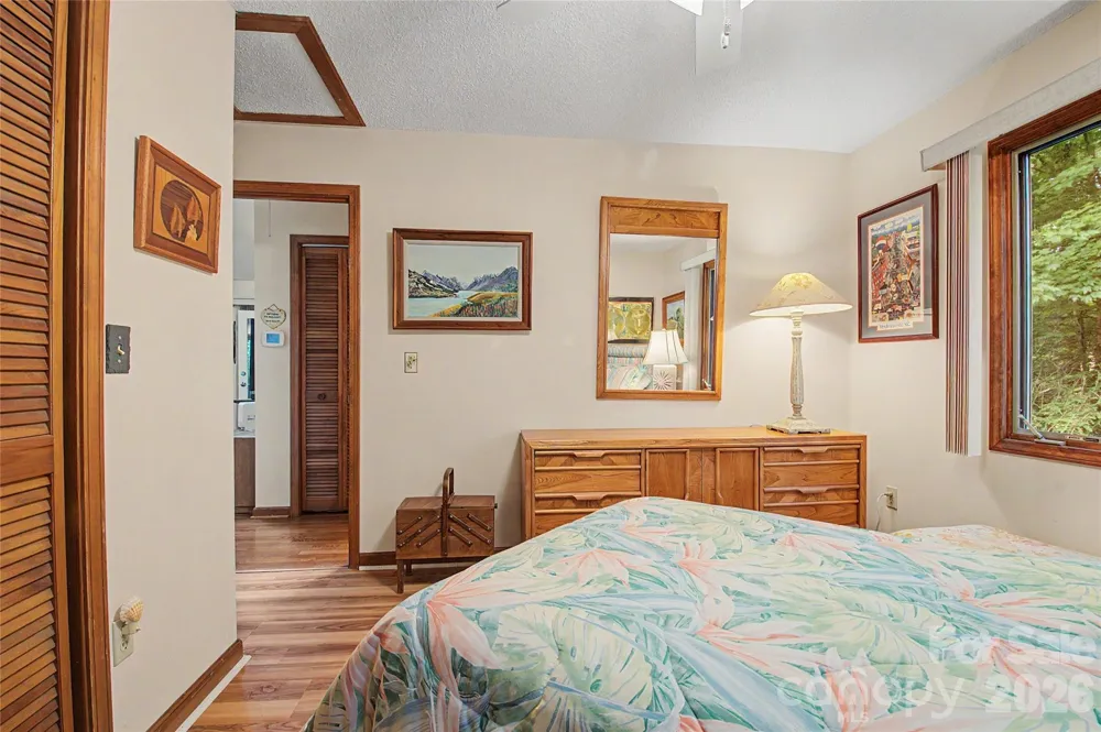 383 Ravenwood Lane Horse Shoe, NC 28742