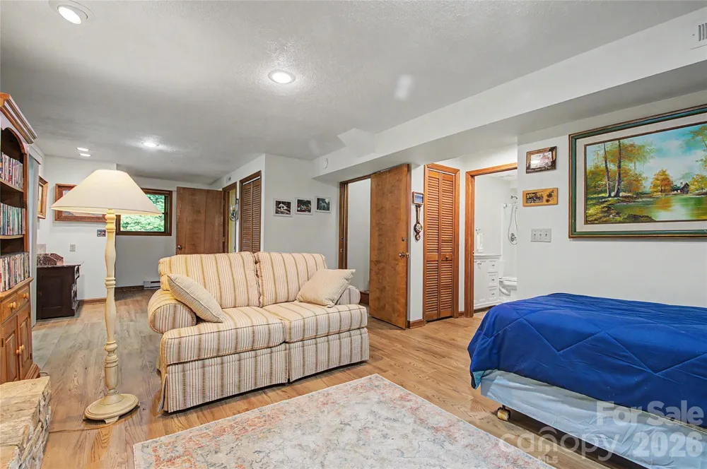 383 Ravenwood Lane Horse Shoe, NC 28742