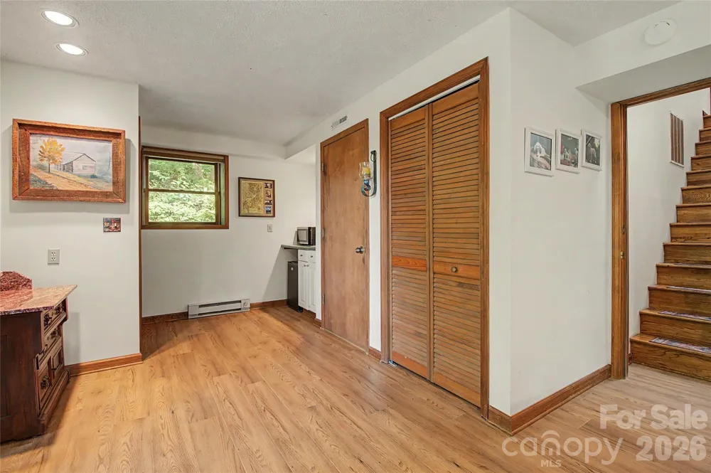 383 Ravenwood Lane Horse Shoe, NC 28742