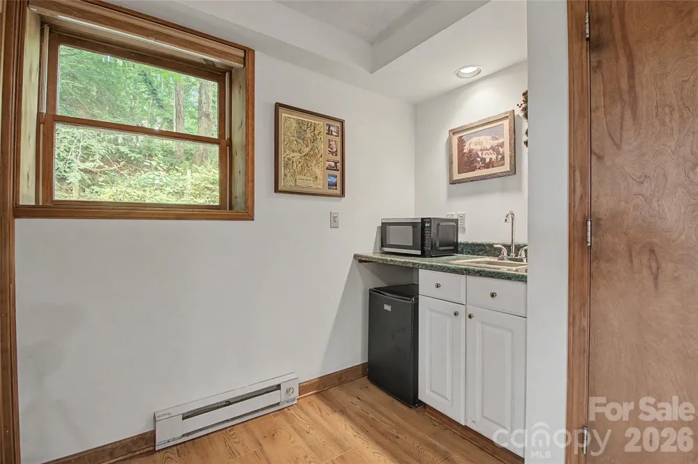 383 Ravenwood Lane Horse Shoe, NC 28742