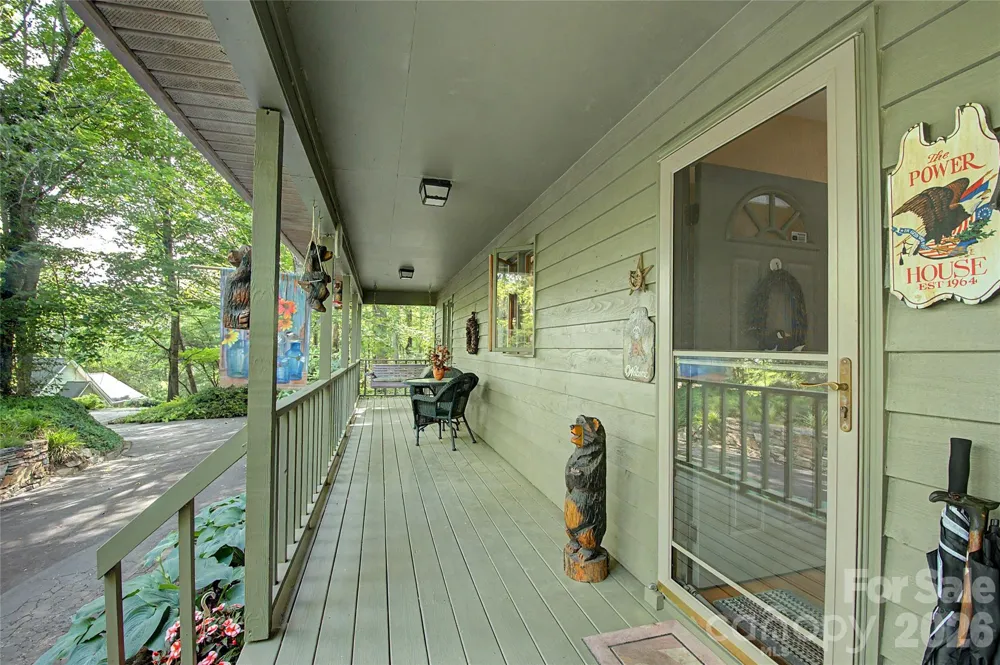 383 Ravenwood Lane Horse Shoe, NC 28742