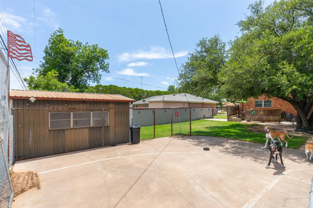 1800 Avenue F Haskell, TX 79521