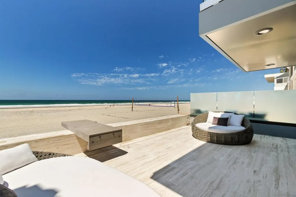 2606 Ocean Front Del Mar, CA 92014