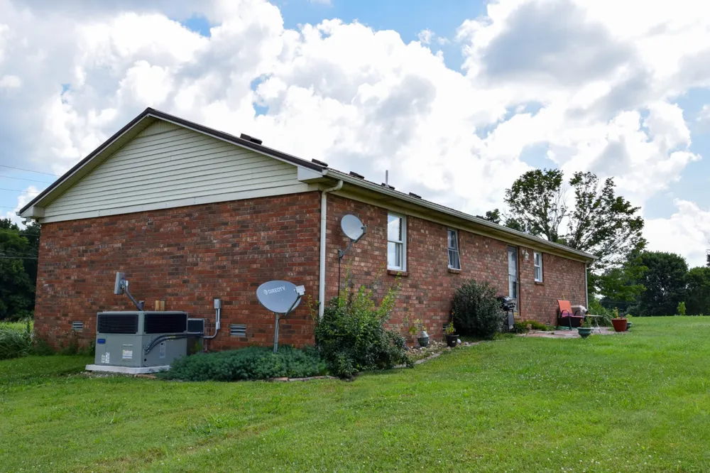 135 Old Hwy 52W Portland, TN 37148