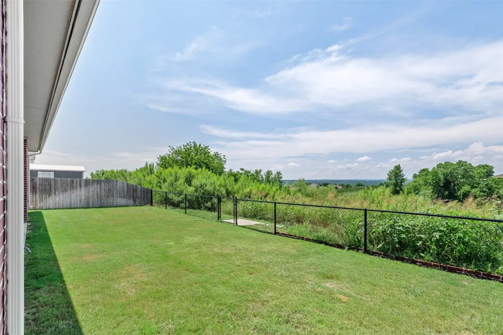 106 King Arthur Court Glen Rose, TX 76043