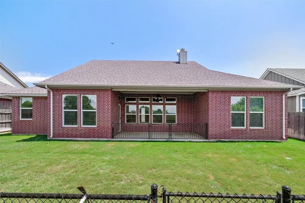 106 King Arthur Court Glen Rose, TX 76043