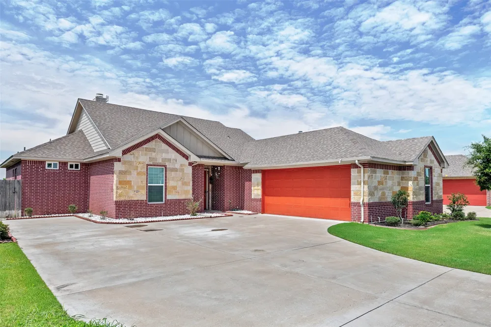 106 King Arthur Court Glen Rose, TX 76043