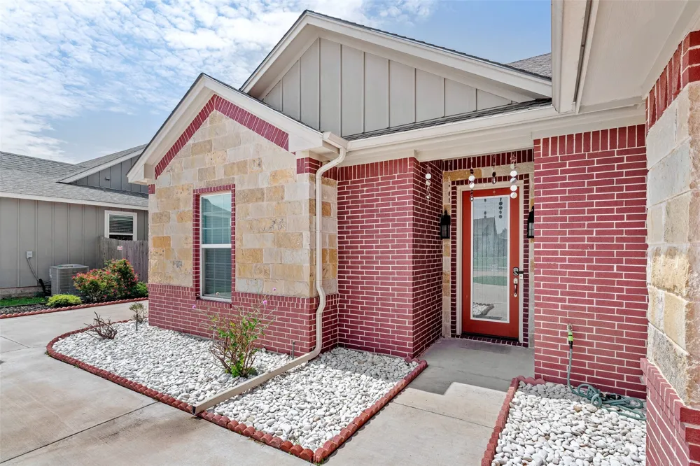 106 King Arthur Court Glen Rose, TX 76043