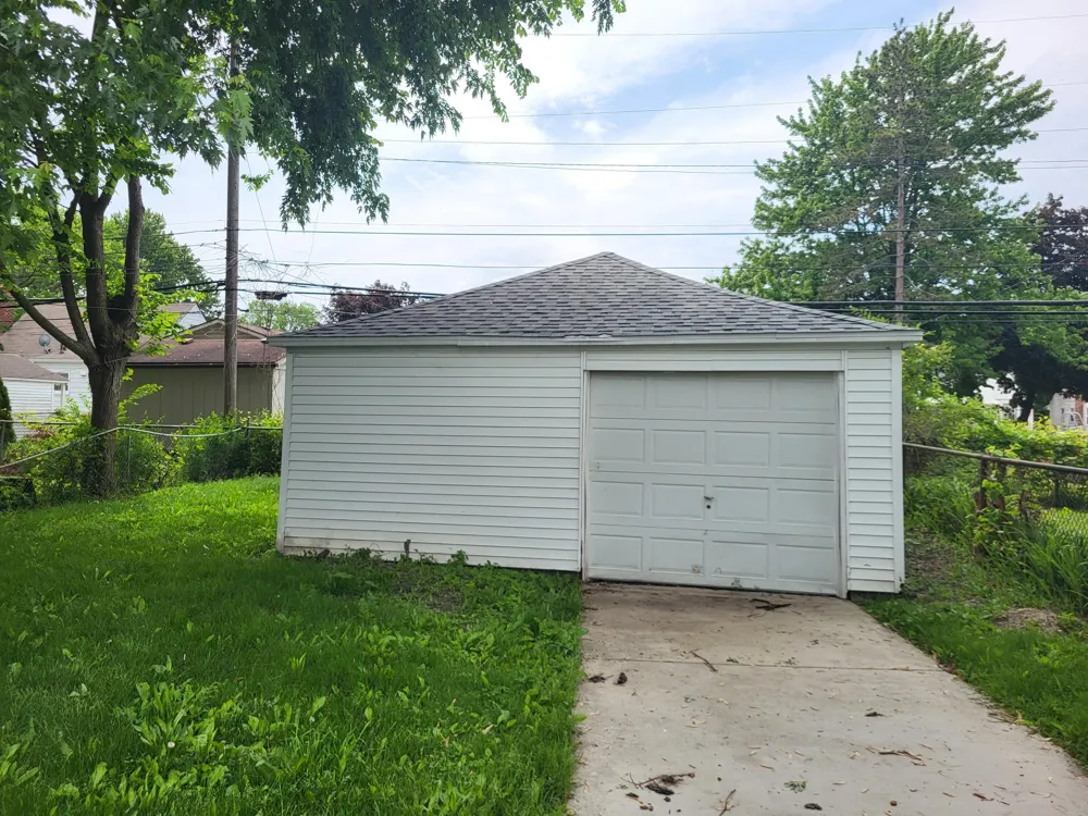 21769 Donald Avenue Eastpointe, MI 48021