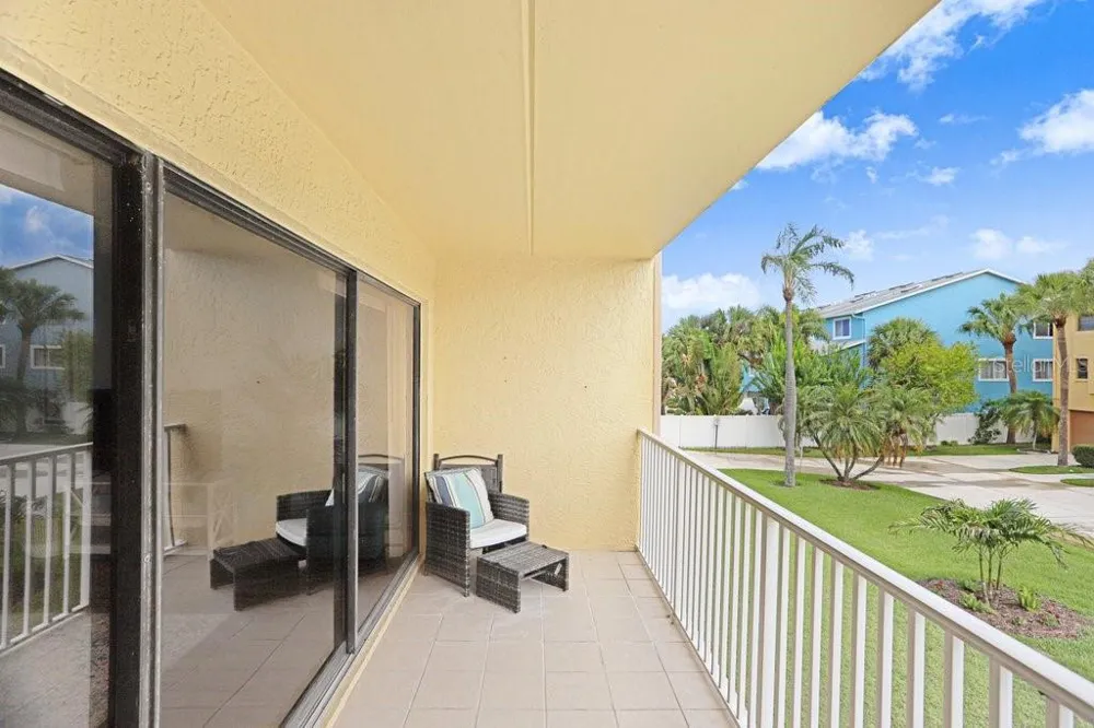 314 WINDRUSH BOULEVARD #12 Indian Rocks Beach, FL 33785